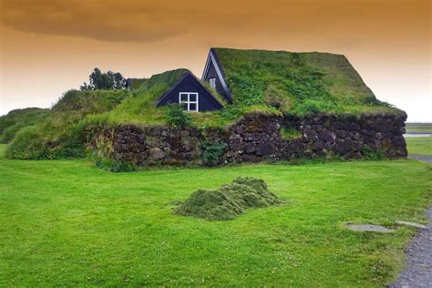 Icelandic Turf Houses - Classic Iceland