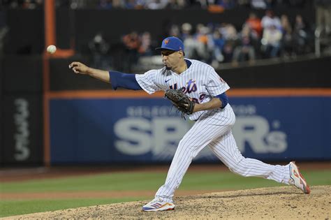 Edwin Diaz signing $102 million contract to stay with Mets