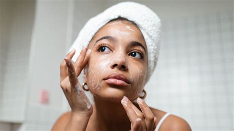 The Ultimate Guide on How to Build a Skincare Routine for Healthy Skin