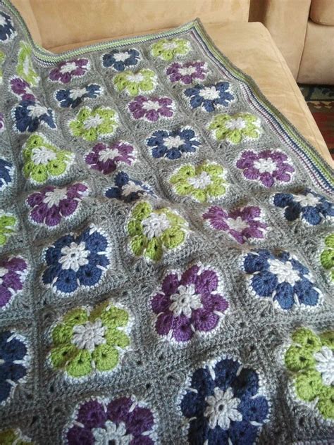 African Flower Blanket 100 x 140 cm Crochet African Flowers, Crochet Flowers, Crochet Gifts ...