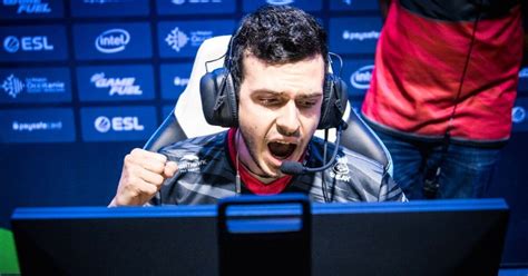 Tarik Talks About Professional CS:GO Players Switching to Valorant