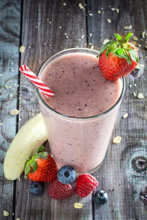 Strawberry Banana Chia Seed Smoothie - Dishing Delish