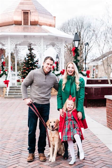 Family Christmas Pictures - Style Her StrongStyle Her Strong