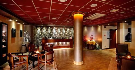 Cocca Hotel Royal Thai Spa £107. Sarnico Hotel Deals & Reviews - KAYAK