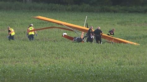 1 dead, 1 hurt in plane crash in New Hampshire