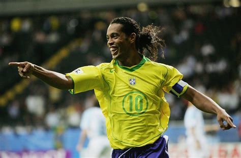 Ronaldinho Best Football | Goals,Dribbling,Skills,Assists (2002-2014 ...