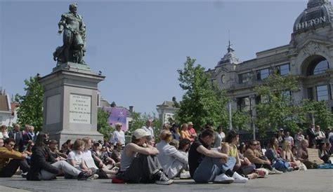 Deadly student hazing: Demonstrators hold silent protest after Sanda ...