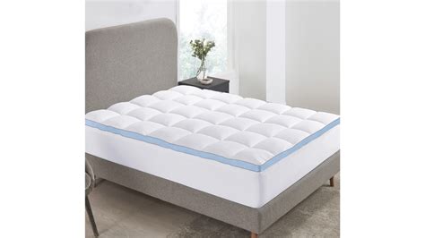 Top 8 Best Cooling Mattress Toppers in 2024 - Straight.com