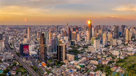 Aerial view of Bangkok skyline and skyscraper with BTS sky… | Flickr