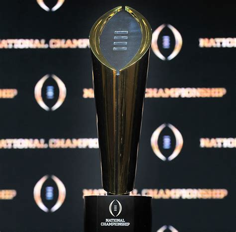 AP Sports predicts College Football Playoff, New Year's Six Bowls