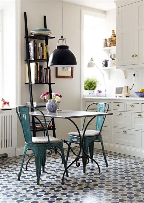 A Charming French Bistro-Style Kitchen (With images) | Home, French bistro kitchen, Home decor