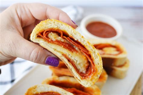 Homemade Pepperoni Rolls - BubbaPie