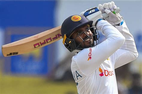 Dhananjaya de Silva goes over the top | ESPNcricinfo.com