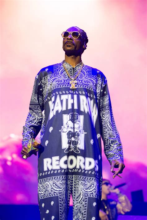 Snoop Dogg says he is quitting smoking, but fans aren't so sure