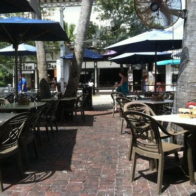 Fogarty's and Flying Monkey's - 227 Duval St