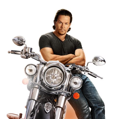 Mark Wahlberg as Dusty in Daddy's Home | Mark wahlberg daddy's home, Mark wahlberg, Celebrity dads