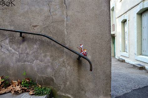 24 Pieces Of Street Art That Creatively Play With Their Surroundings | DeMilked