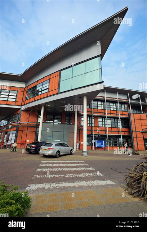 Front entrance to the Princess Royal University Hospital Farnborough ...