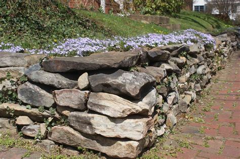 How To Choose The Right Stone Retaining Wall Builder - Escouts