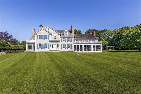 Alec Baldwin pide $29 millones de dólares por su mansión en los Hamptons - El Diario NY