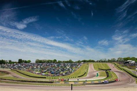 Lydden Hill Race Circuit - Birthplace of World’s Rallycross | SnapLap