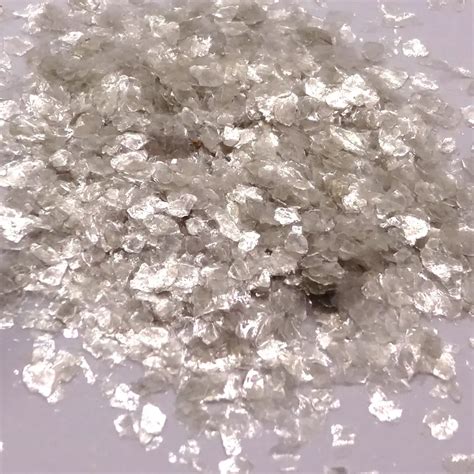 Natural Mica Flakes at Best Price in Giridih | GK International