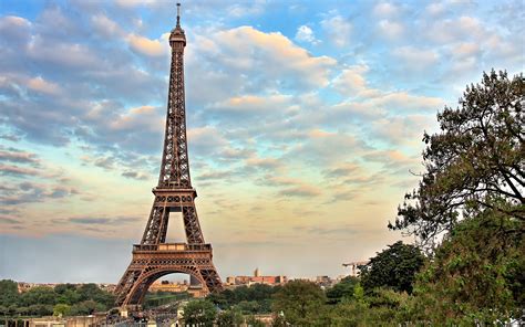 Download Man Made Eiffel Tower HD Wallpaper