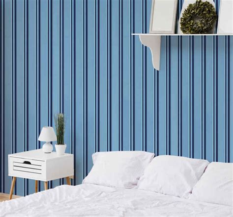 Light blue stripes on white background vertical wallpaper - TenStickers