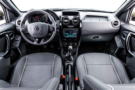 Renault Duster Oroch (Duster pick-up) interior launched in Brazil