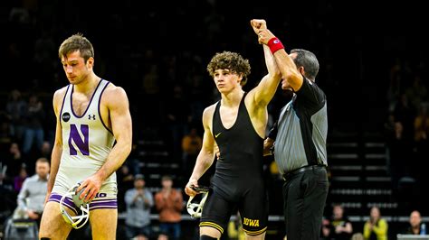 Iowa vs. Northwestern wrestling results analysis as Hawkeyes win 27-9