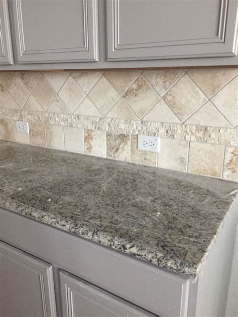 Kitchen Decorating Ideas Themes | Travertine backsplash kitchen, Travertine backsplash, Outdoor ...