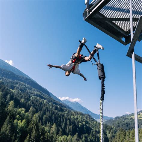 Bungee jumping in Tyrol in Austria: Try it now!