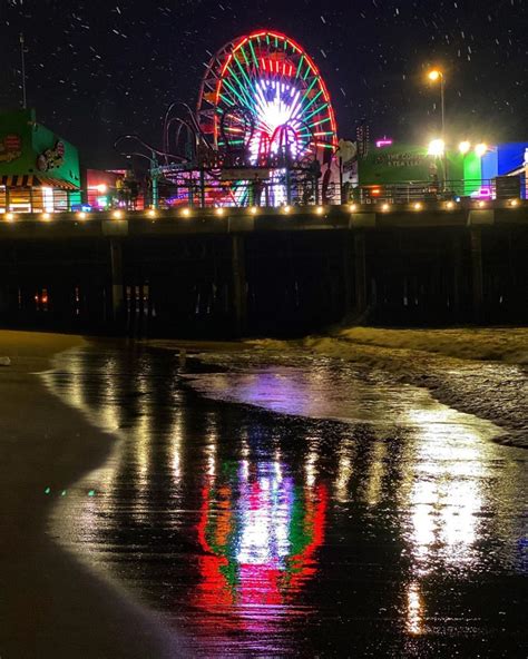 The 2020 Holiday Season Ferris wheel lighting at the Santa Monica Pier - Pacific Park ...