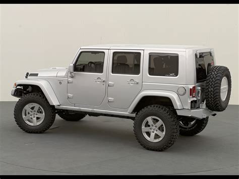 White Jeep Wrangler Unlimited Rubicon Side Angle