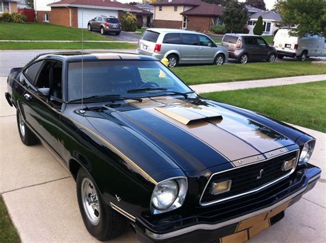 1976 Ford Mustang II Base Hardtop 3-Door 5.0L COBRA Black with Gold Stripes