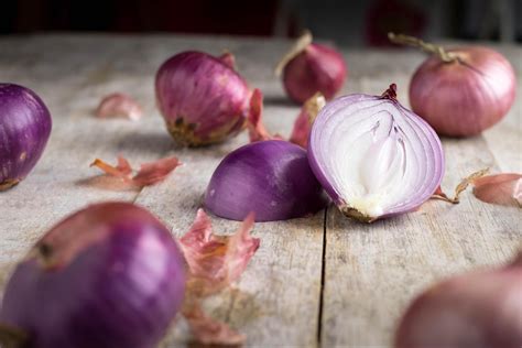 What Is the Difference Between Shallots and Onions? Learn How to Use ...