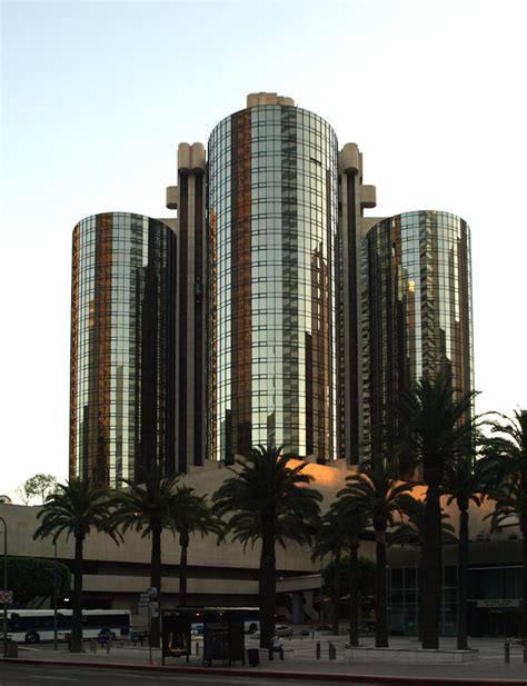 Westin Bonaventure Hotel - The Skyscraper Center