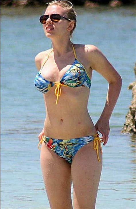 Scarlett Johansson Bikini Pics | Celebrity Hot Wallpapers And Photos