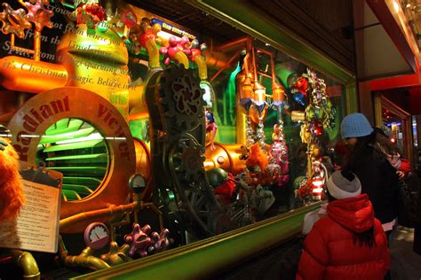 Macy's Holiday Window Display 2008 | Great display this year… | Flickr