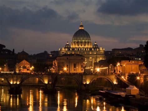 Private panoramic tour of Rome by night