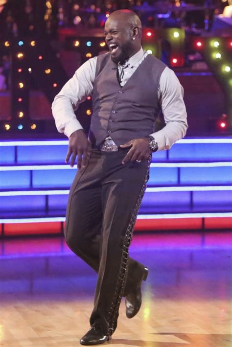 Emmitt Smith gets big points for a bad dance on 'Dancing With the Stars'