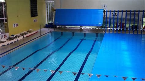 Swimming pool motorised cover and reel system at Haslemere Leisure Centre - YouTube