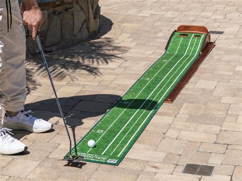 Professional Indoor Putting Green | The Grommet® | Indoor putting green ...