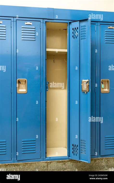 Lockers inside school building hi-res stock photography and images - Alamy