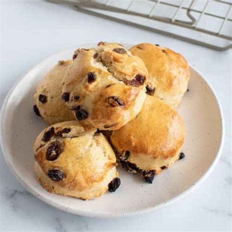 Easy Sultana Scones - Hint of Healthy