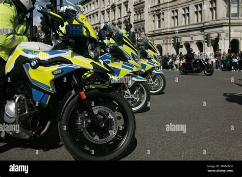 Metropolitan Police in Parliament Square, London Stock Photo - Alamy