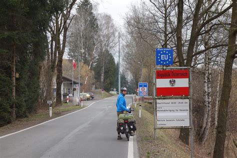 Switzerland Borders / A Walk Along the Swiss Border - The Atlantic ...