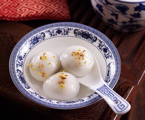 What is tangyuan and where can you eat it in Shanghai