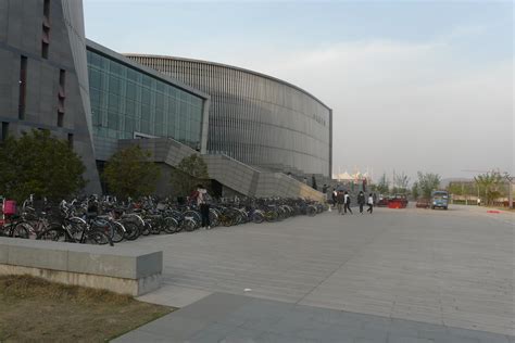 Bev's China Expedition 2011: Nanjing University other modern campus