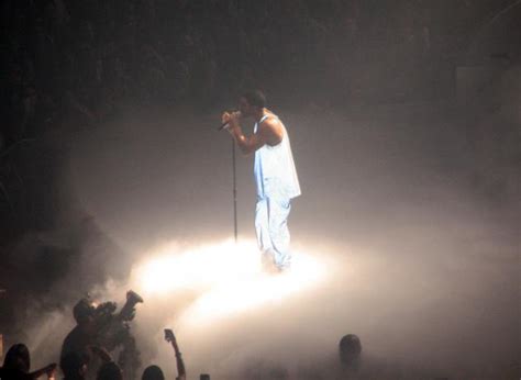 Drake concert shows off phenomenal stage presence | The American River ...